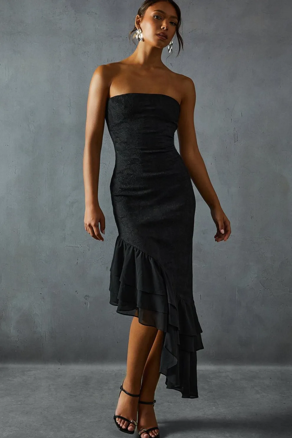 Lace Bandeau Frill Hem Asymmetric Dress | Nasty Gal