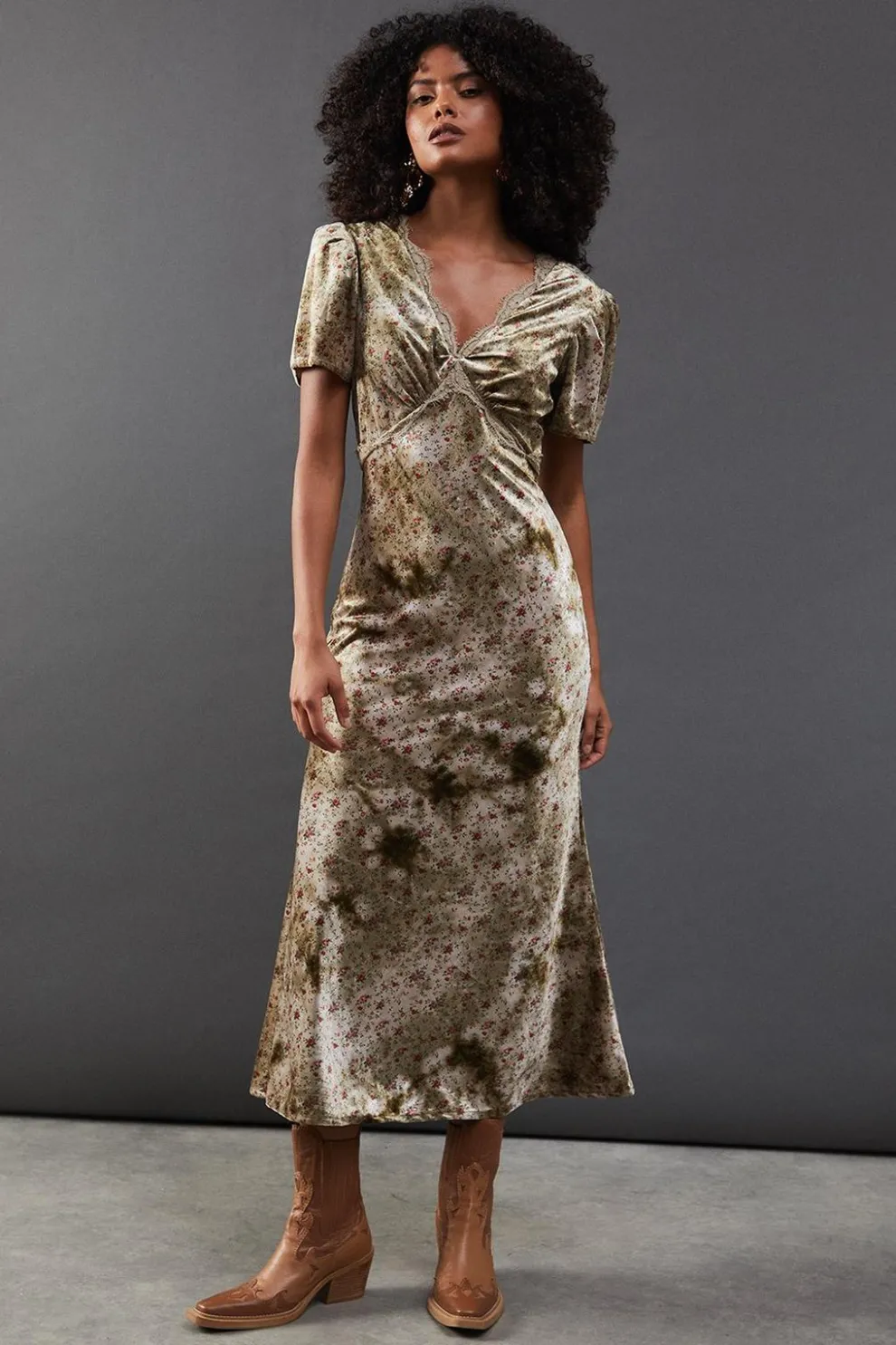 Rose Velvet V Neck Midi Tea Dress | Nasty Gal